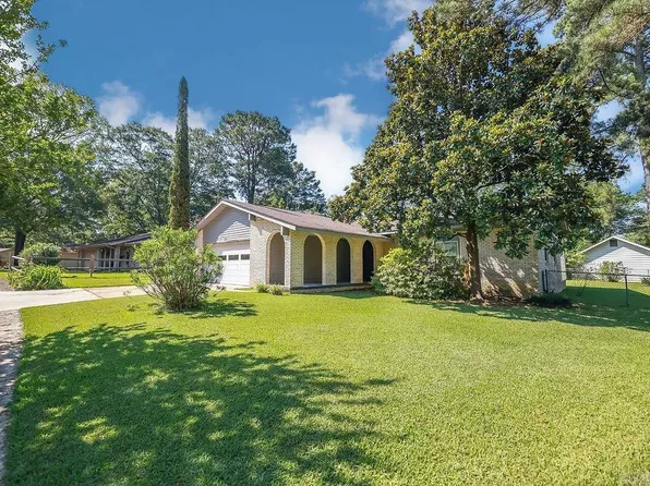 411 Robin Rd, El Dorado, AR 71730