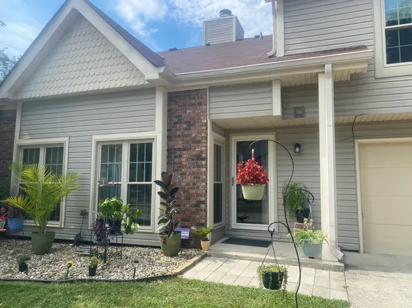 8012 Valley Farms Ct, Indianapolis, IN 46214