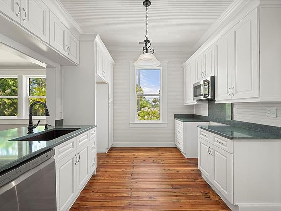 5th image of 115 GILL STREET