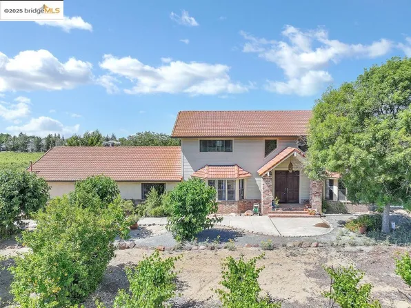 1000 Vintage Dr, Oakley, CA 94561