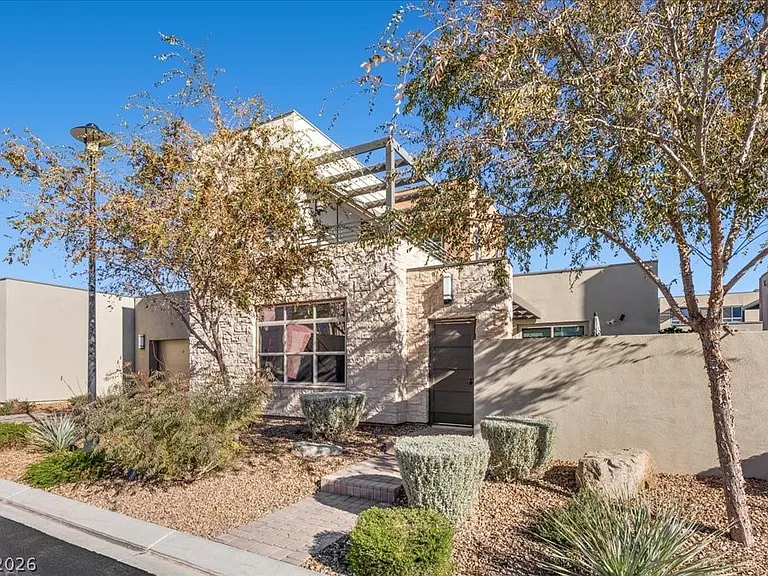 4262 Swift St — Photo 3
