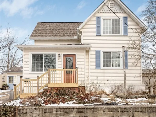 223 King St, Fairport Harbor, OH 44077