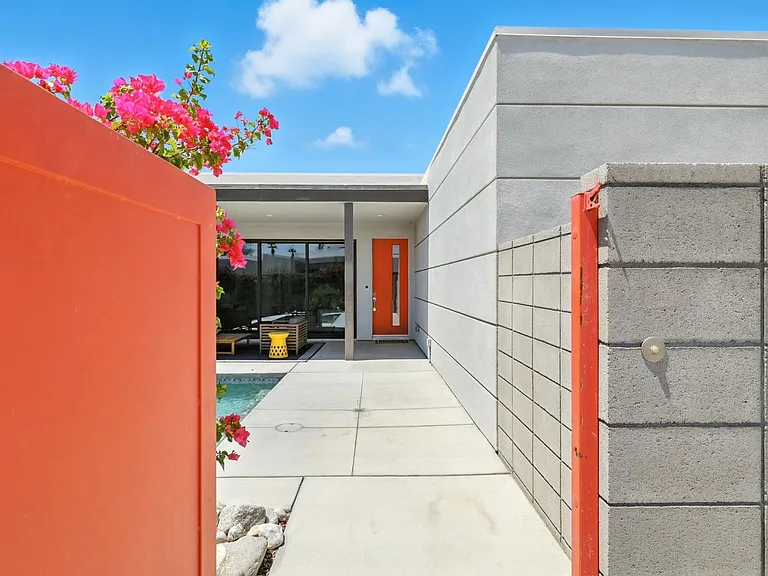3345 Ambassador Dr — Photo 3