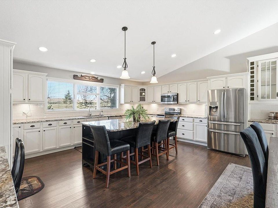 1st image of 55 Emerson Valley Dr