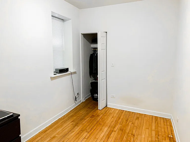 2065 N. Hoyne Ave. — Photo 5