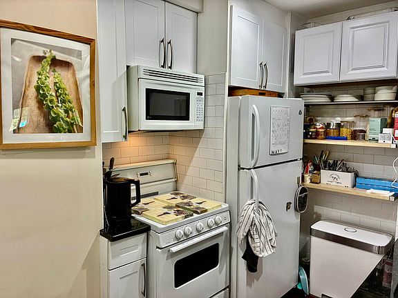 3rd image of 14-08 31st Ave #3C