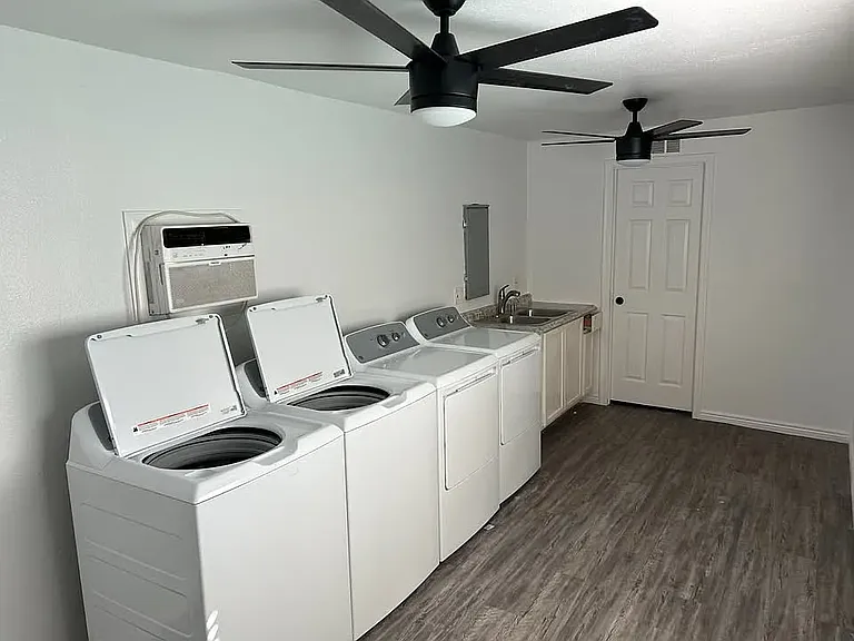 1129 S Farmer Ave #C — Photo 12
