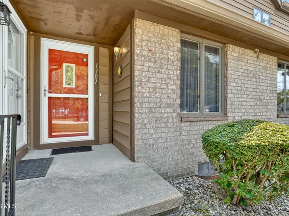1301 Applegate St #14, Waterville, OH 43566