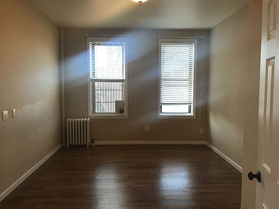 3rd image of 4021 61st St APT 5