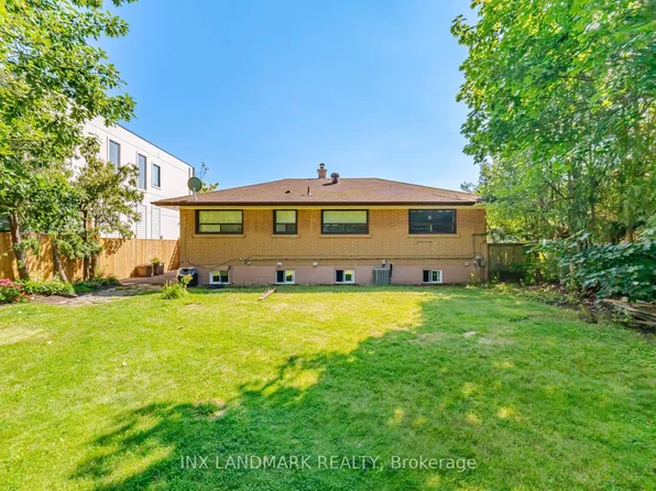 559 Wolsey Cres, Oakville, ON L6L 4W3