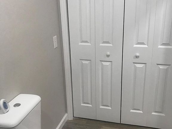5th image of 303 Dogwood Ave