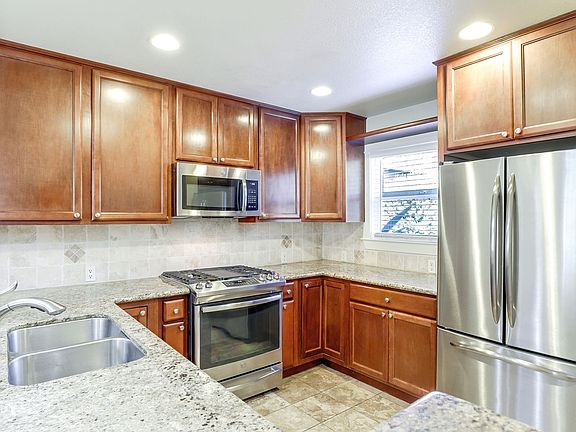 5th image of 865 Carlisle Way APT 107
