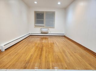 1700 Clintonville St, Whitestone, NY 11357