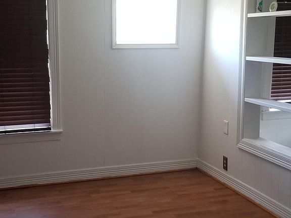 4th image of 426 N Santa Fe St