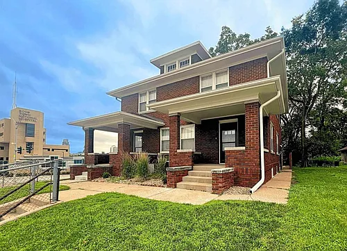 3007 California St Photo 1