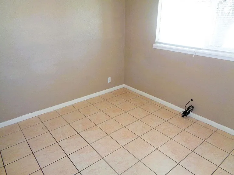 8724 Polaris St — Photo 15