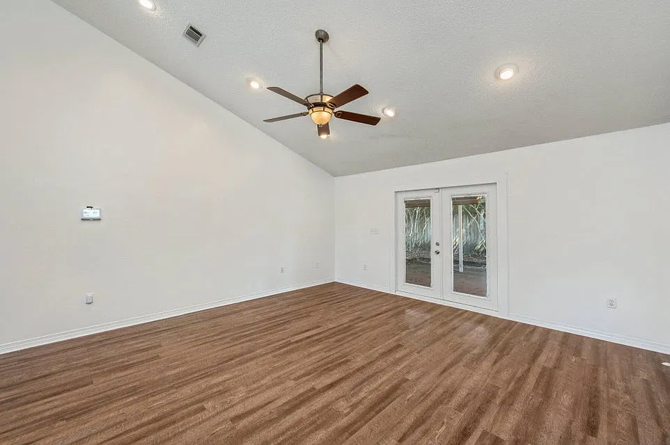 Wilson Lane-2803 - 1 — Photo 3