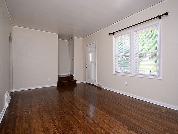 2nd image of 835 S 35th Ave