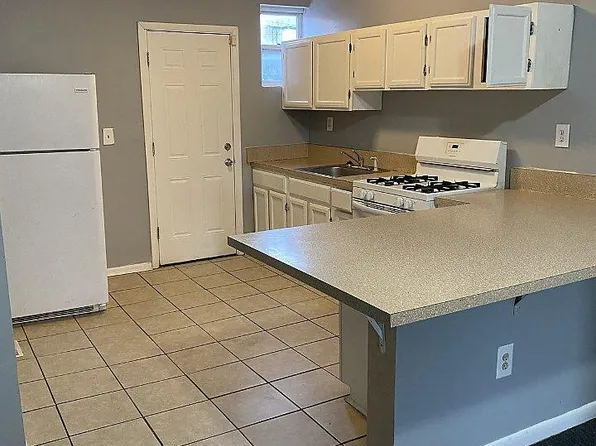 3003 Rayner Ave, Baltimore, MD 21216