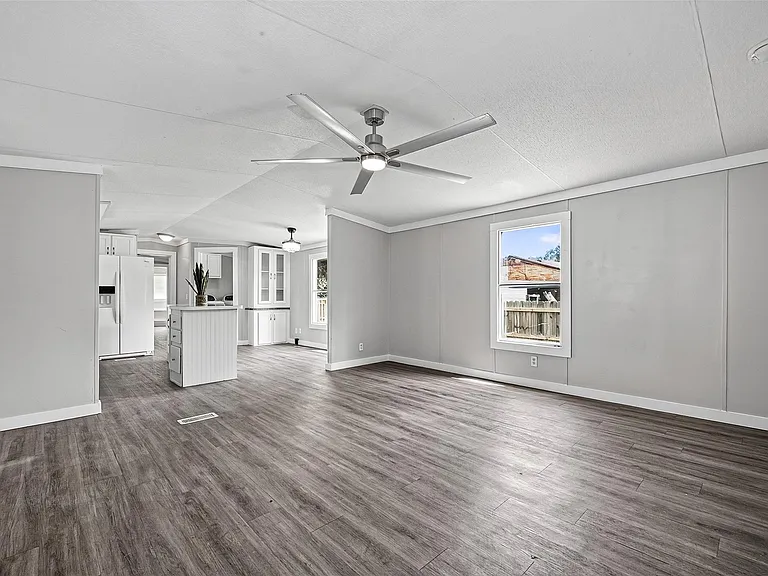 2122 Koster Rd — Photo 5