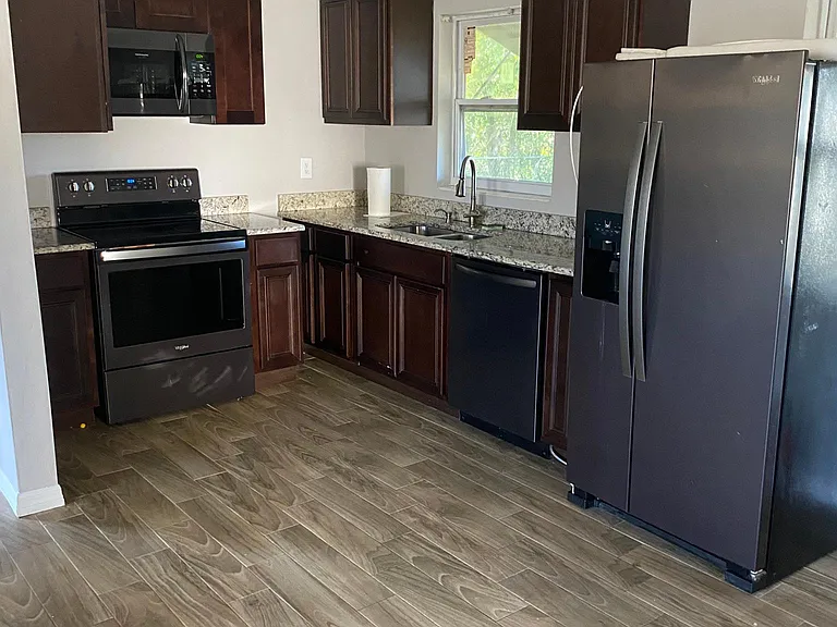 20 W Murray St — Photo 9