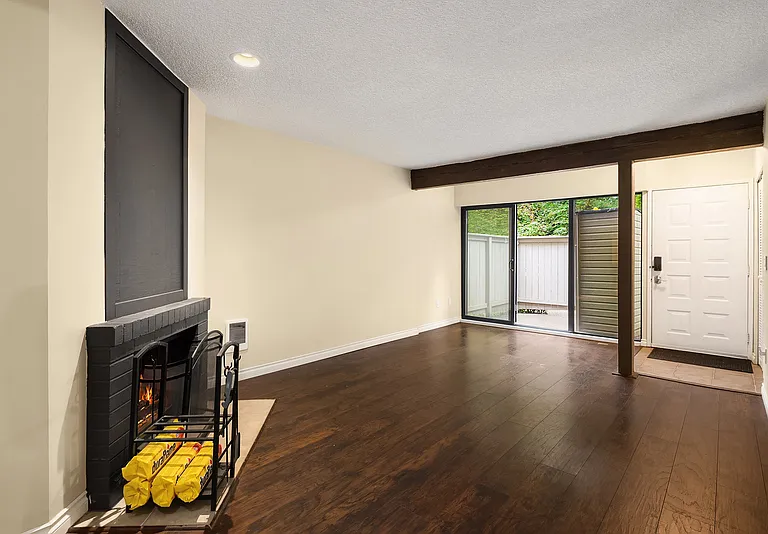 8839 166th Ave NE #C101 — Photo 2