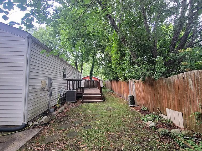 512 S Kings Point Rd — Photo 10