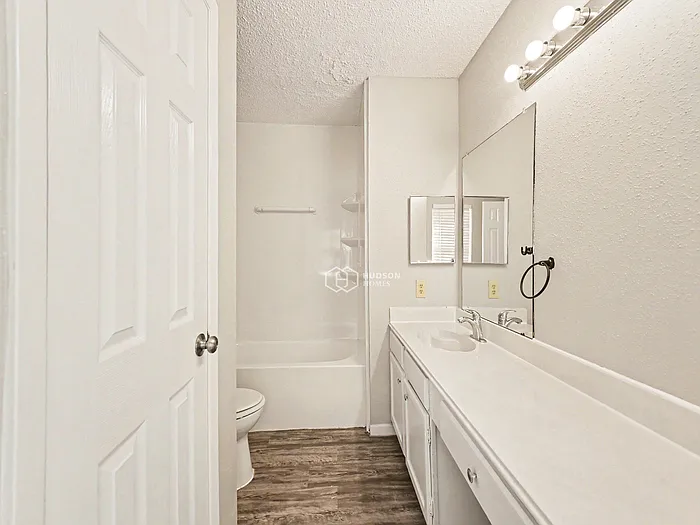 9415 Wallingham Dr — Photo 16