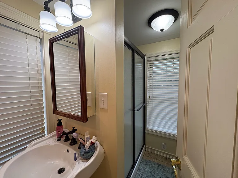 233 E Main St — Photo 12