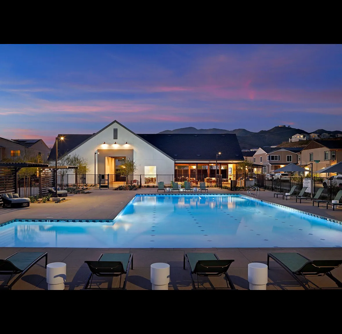 2 bed, 1083 sqft, $1,700 — Photo 1