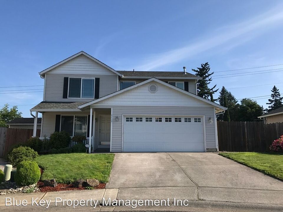 1st image of 3412 NE 98th Cir