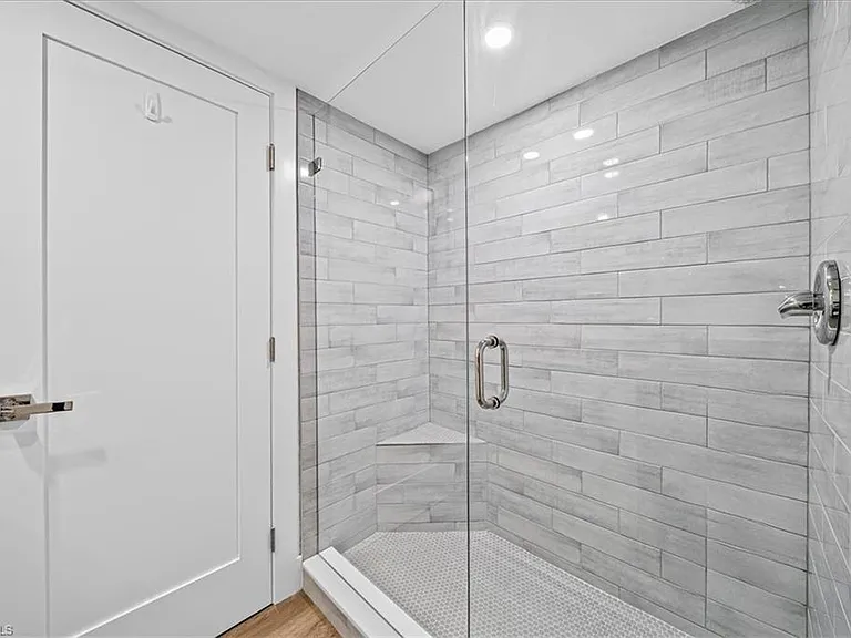1910 Gulf Shore Blvd N #107 — Photo 22