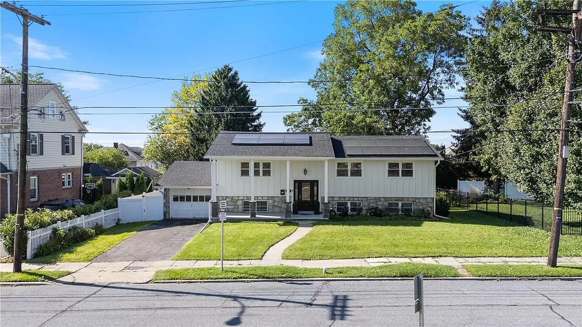 5 bed, 3.0 bath, 1976 sqft, $3,600 — Photo 4