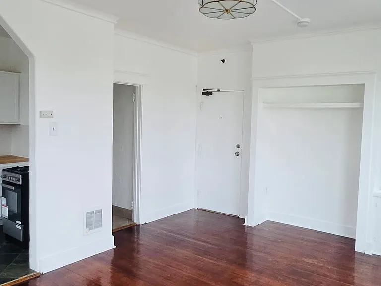 Ocean View Apartments — Photo 6