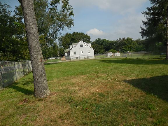 4th image of 346 Girard Ave