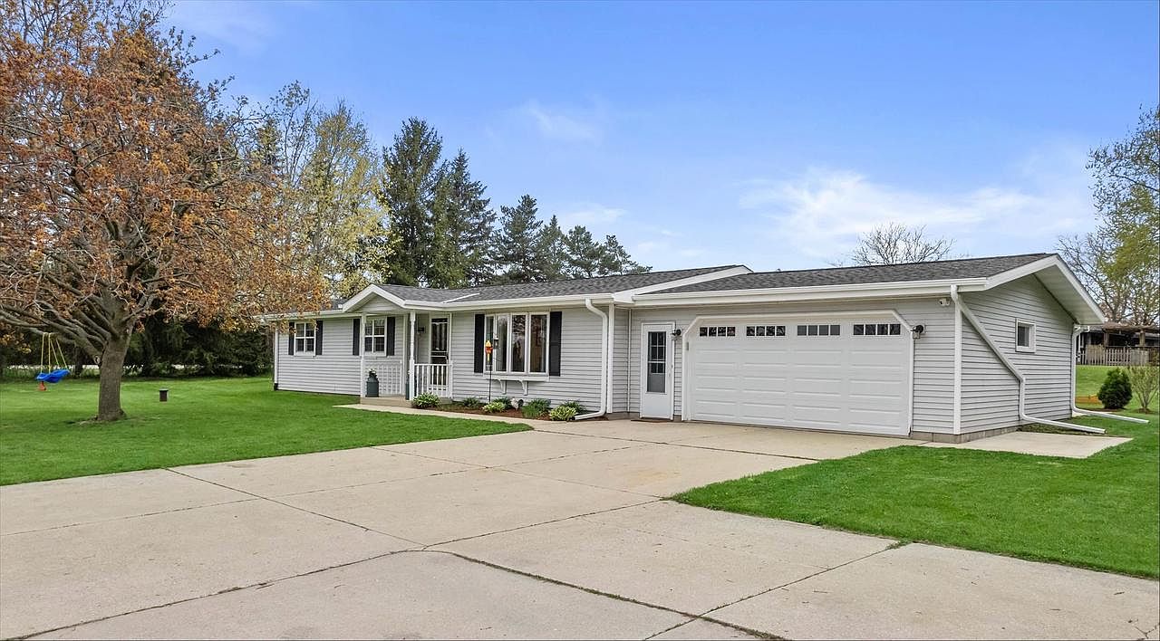 W1179 Stein Way, Oconomowoc, WI 53066 | MLS #2022004 | Zillow