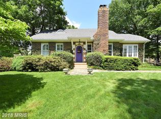 930 Elden St, Herndon, VA 20170