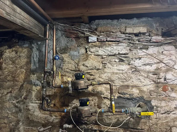 226 Marcus Garvey Boulevard image 6 of 8