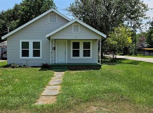 215 San Jacinto St, Highlands, TX 77562