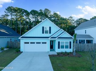 1214 N Caswell Ave, Southport, NC 28461