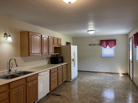 3rd image of 750 Greenwood Ave
