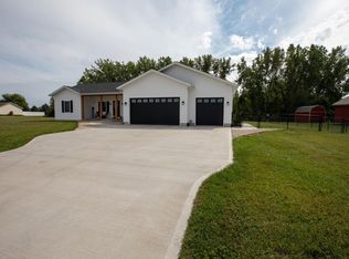 673 Constitution Ave, Argos, IN 46501