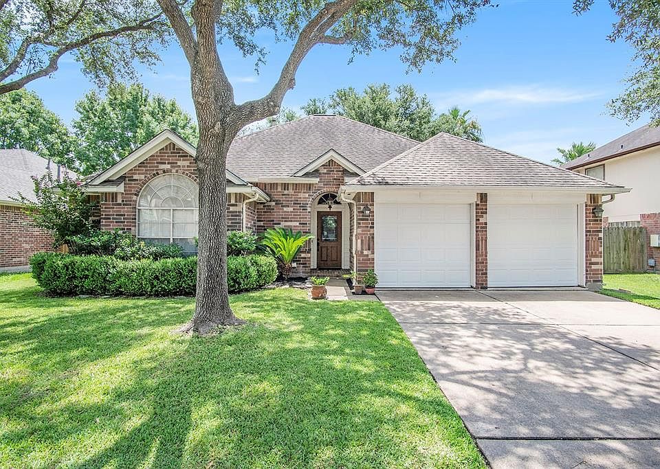 1st image of 11807 Yorkshire Oaks Dr