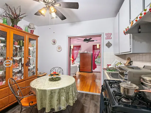 323 W 43rd St APT 2FE, New York, NY 10036