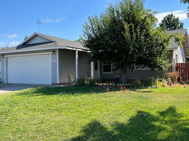 30 NE Alora Dr — Photo 2