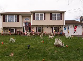 35 Dekalb St, Cranston, RI 02910