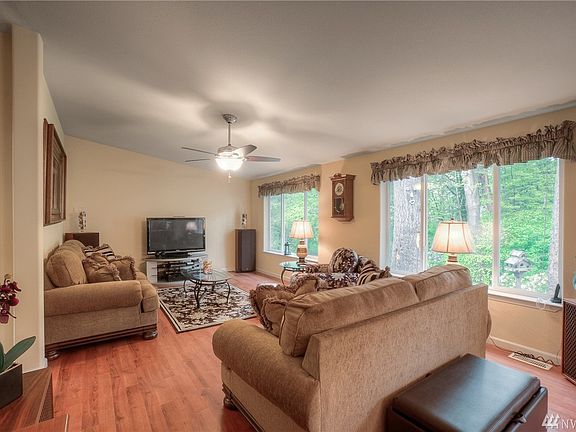 4th image of 4009 34th St NW