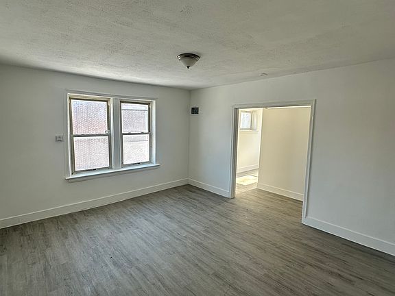 4th image of 3657 Dunnica Ave #1