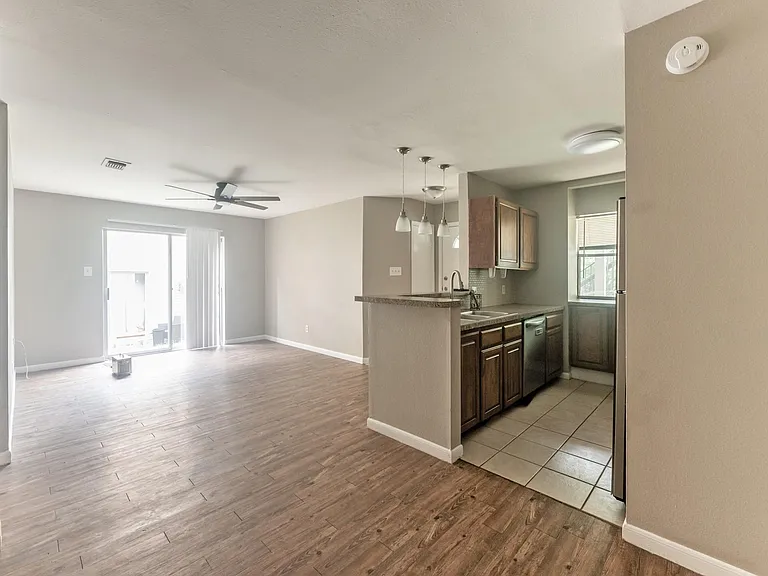 2404 Sycamore Ave #B2 — Photo 4