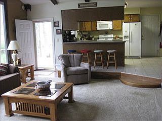 2nd image of 2041 Woodcliffe Dr